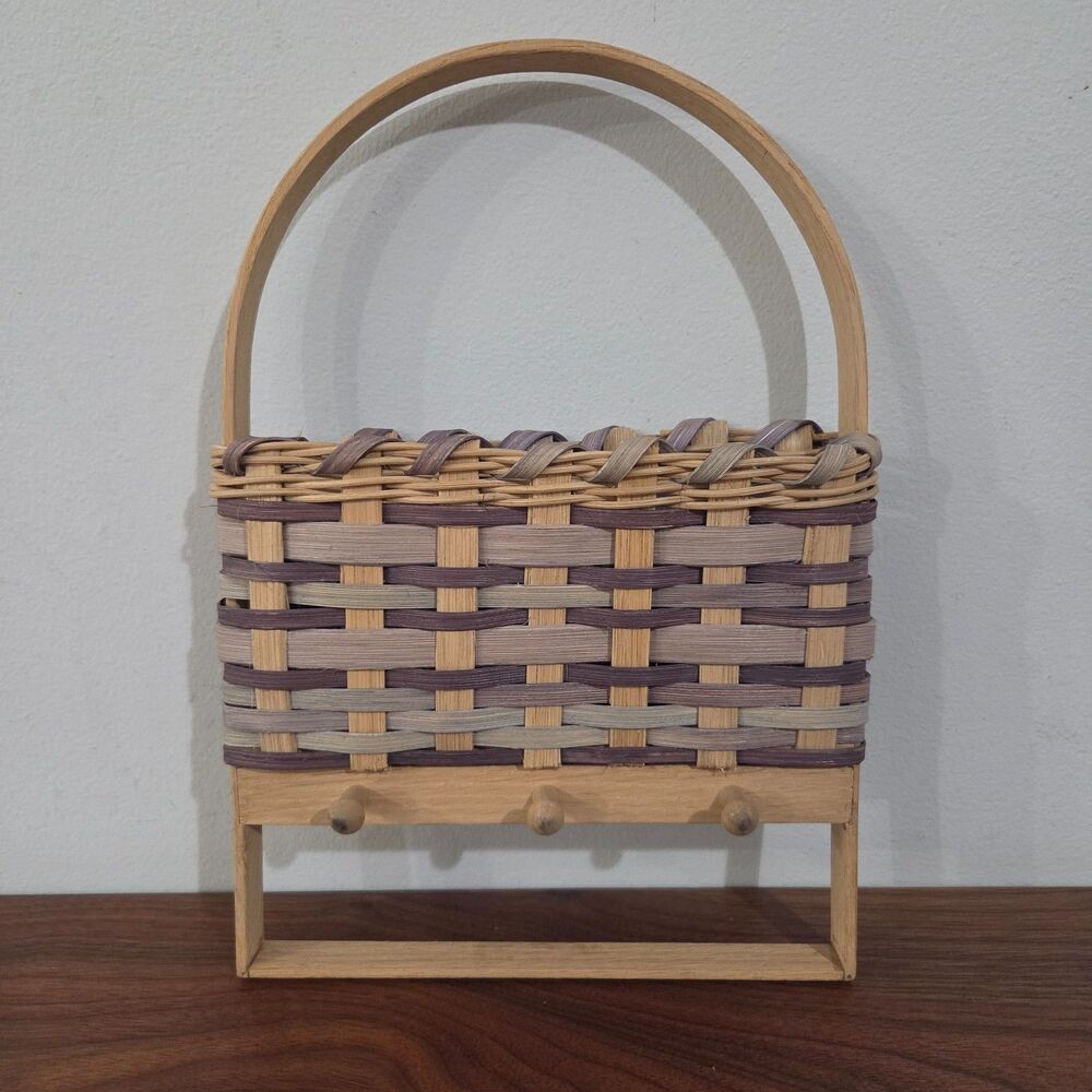 Vintage Handmade Hanging Woven Basket 3 Wood Peg Hooks Cottage Rustic Farmhouse